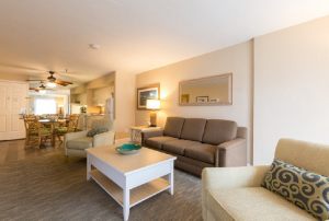 TheSouthernCaliforniaBeachClub_1Bedroom_livingroom_20171.jpg-1